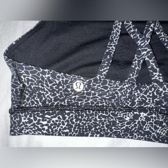 Lululemon Energy Bra *High Neck in Polar Shift Alpine White Black - Picture 4 of 9